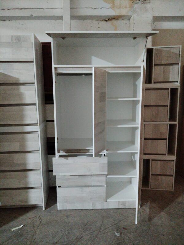 Closet-alaska4.jpeg Clóset Ropero 3 Puertas con Maletero Roraima | Armario Organizador