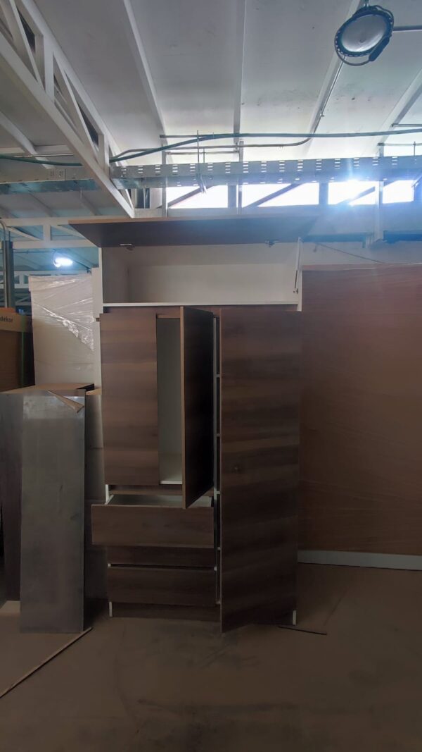 Closet-marron-2.jpeg Clóset Ropero 3 Puertas con Maletero Roraima | Armario Organizador